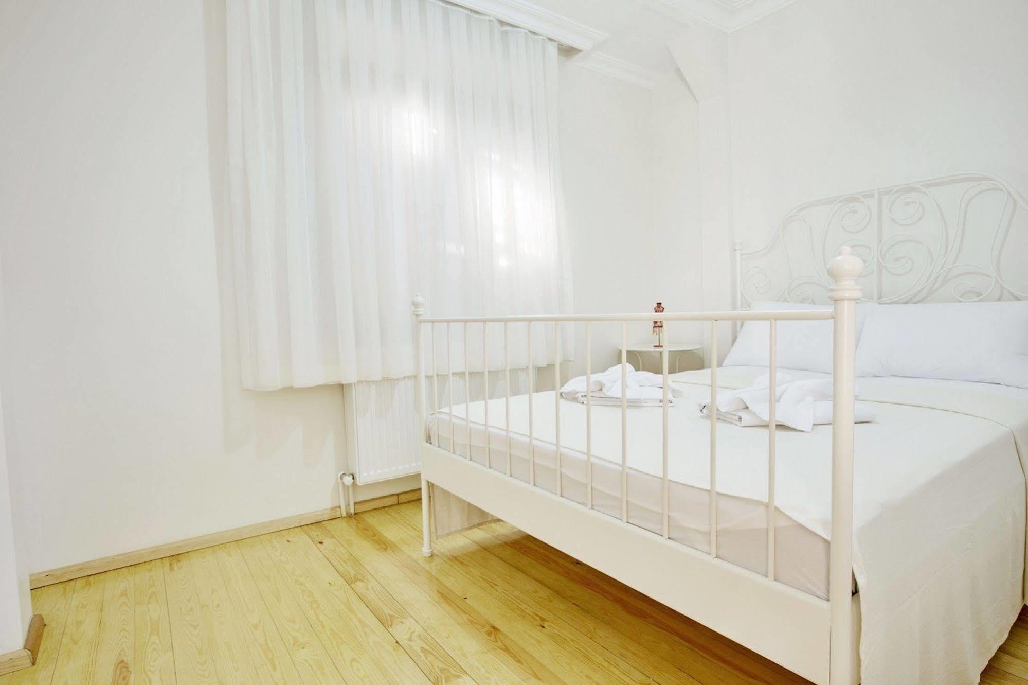 Buyukada Apart Hotel - Sehbal Адалар Екстер'єр фото